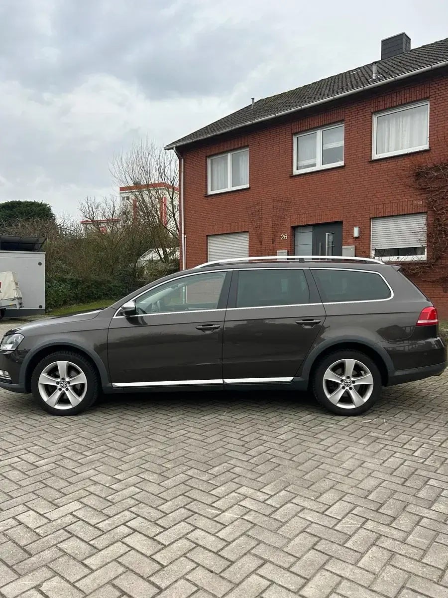 Gebraucht VW Passat Alltrack 140 PS (102 kW) 2012 Braun Kombi