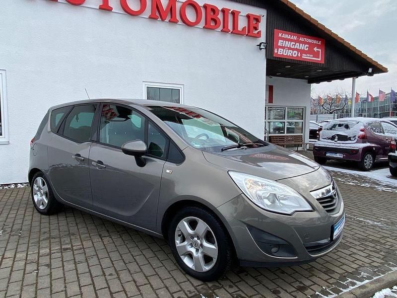 Gebraucht Opel Meriva Design Edition 140 PS (102 kW) 2011 Grau Van / Kleinbus