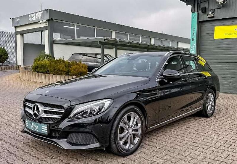 Schwarz Gebraucht 2016 Mercedes C300 Avantgarde Kombi | 16.470 € (Fairer Preis) - Bild 1/4