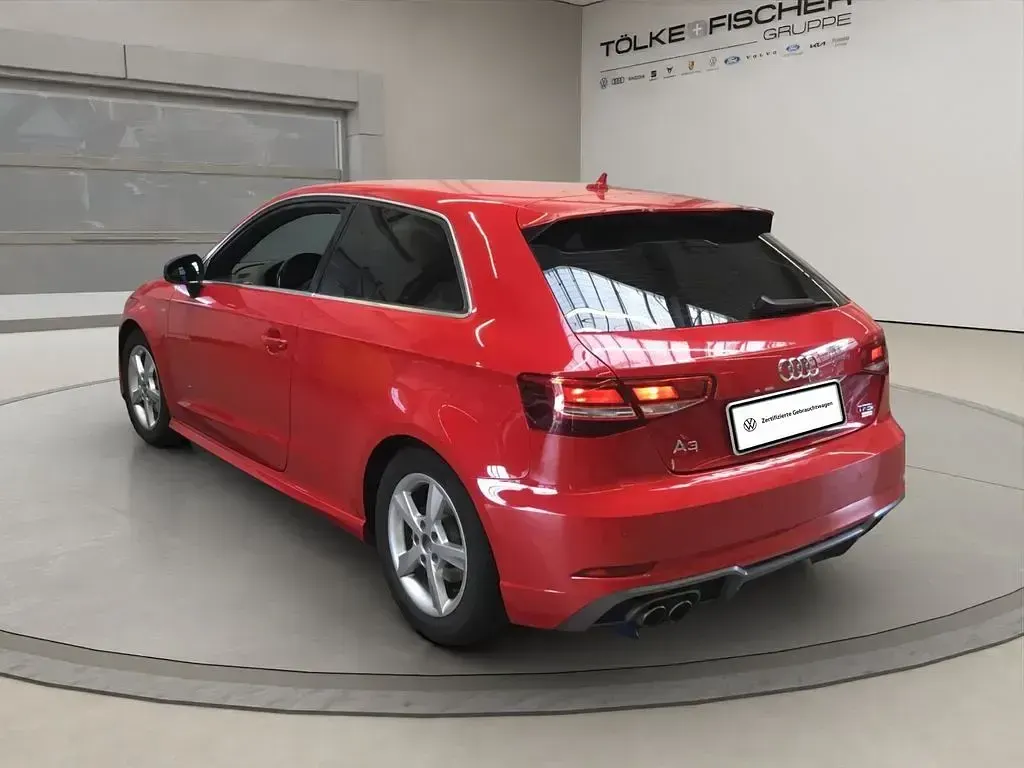 Gebraucht Audi A3 S-Line 150 PS (110 kW) 2017 Rot Limousine