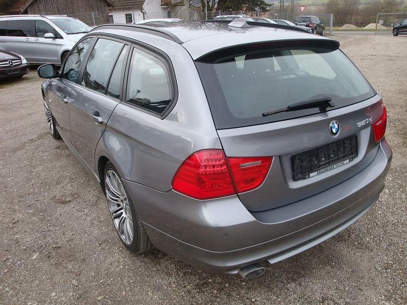 Gebraucht BMW 320 Comfort Edition 184 PS (135 kW) 2012 Grau Kombi
