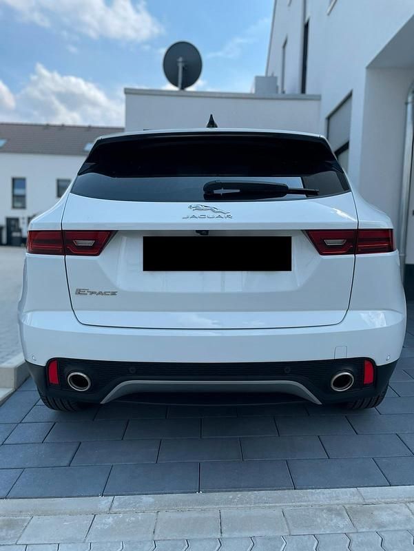 Weiß Gebraucht 2021 Jaguar E-Pace SUV | 29.999 € (Guter Preis) - Bild 1/4