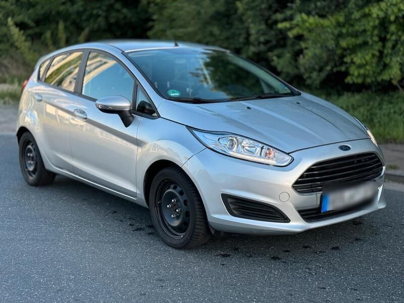 Silber Gebraucht 2015 Ford Fiesta Kleinwagen | 3.995 € (Guter Preis) - Bild 1/4