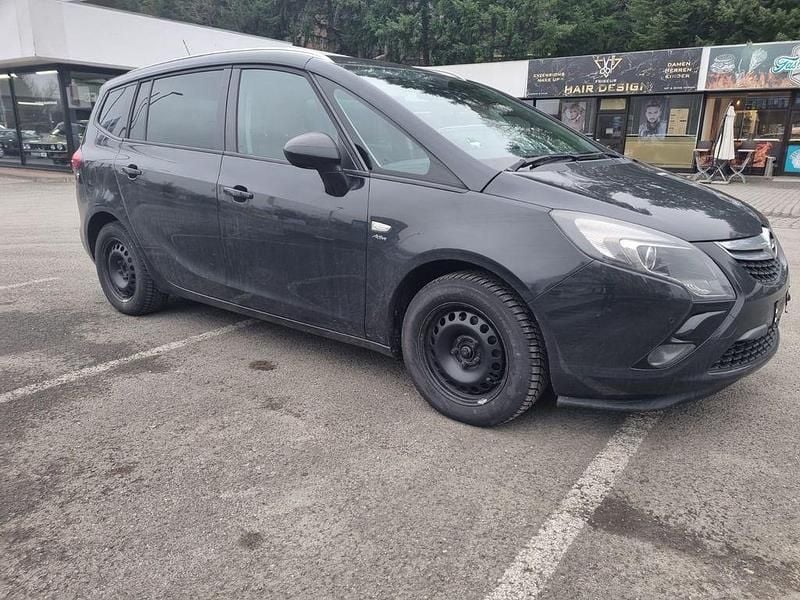 Schwarz Gebraucht 2014 Opel Zafira Tourer Active Van / Kleinbus | 4.990 € (Guter Preis) - Bild 1/4