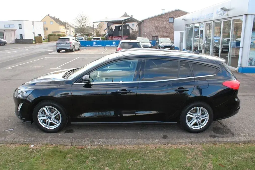 Second-hand Ford Focus 120 CP (88 kW) 2020 Negru Berlinǎ