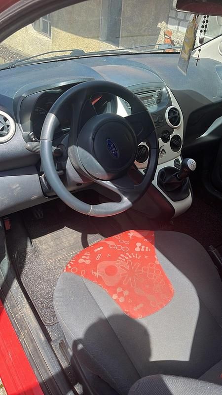Rot Gebraucht 2009 Ford Ka Kleinwagen | 2.500 € - Bild 1/4