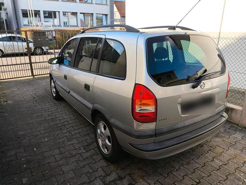 Gebraucht Opel Zafira 125 PS (91 kW) 2001 Silber Van / Kleinbus