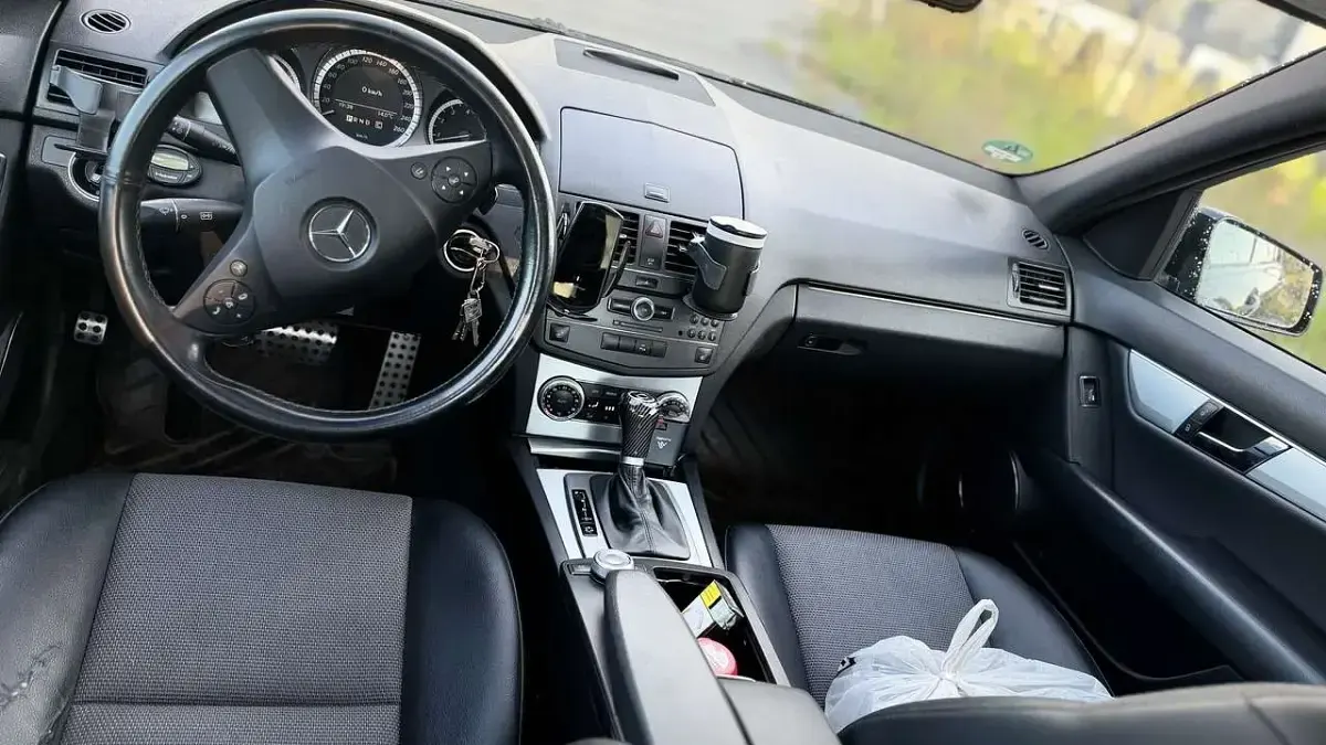 Gebraucht Mercedes C300 Elegance 231 PS (169 kW) 2010 Kombi