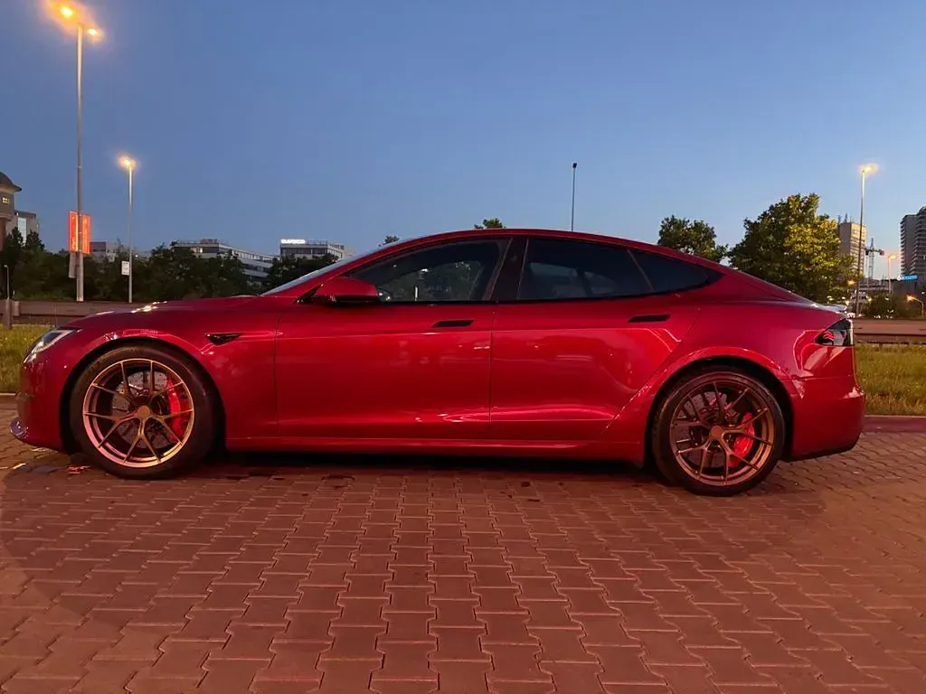 Gebraucht Tesla Model S Plaid 759 kW (1033 PS) 2023 Rot Kleinwagen