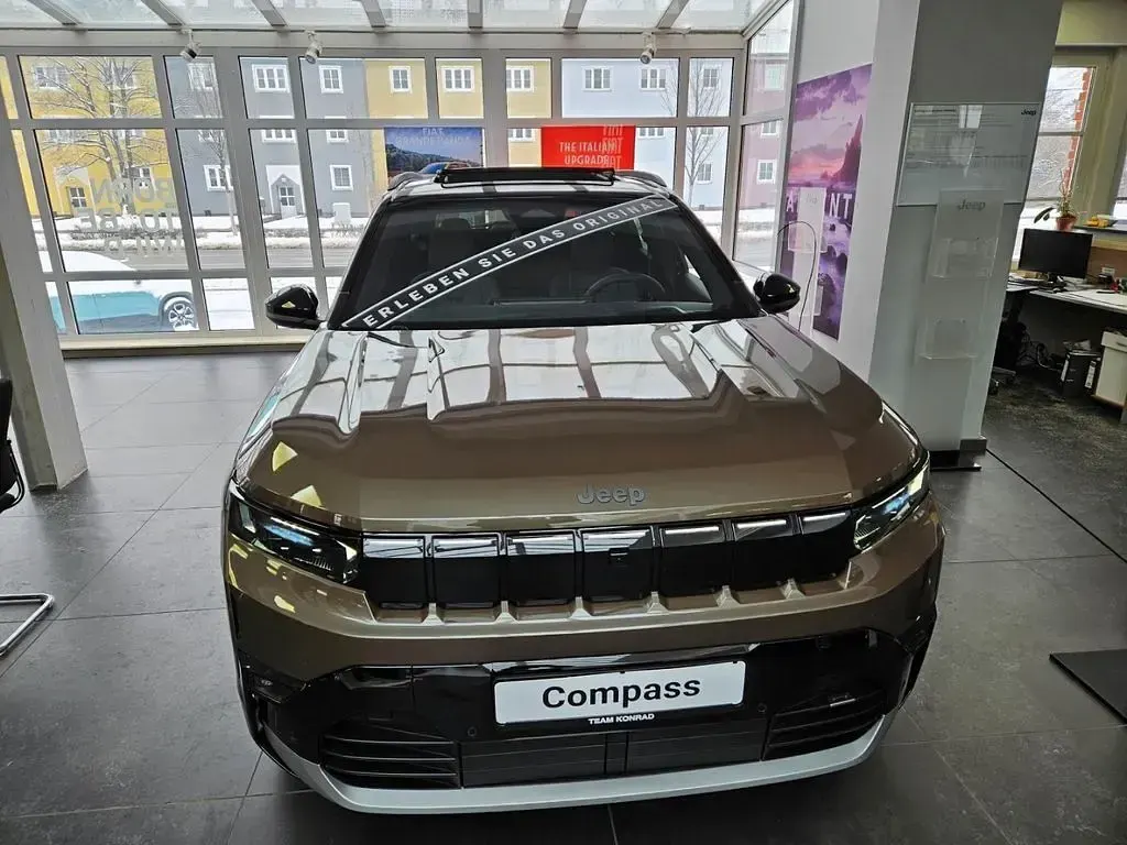 Neu Jeep Compass 172 kW (235 PS) 2026 Grün SUV