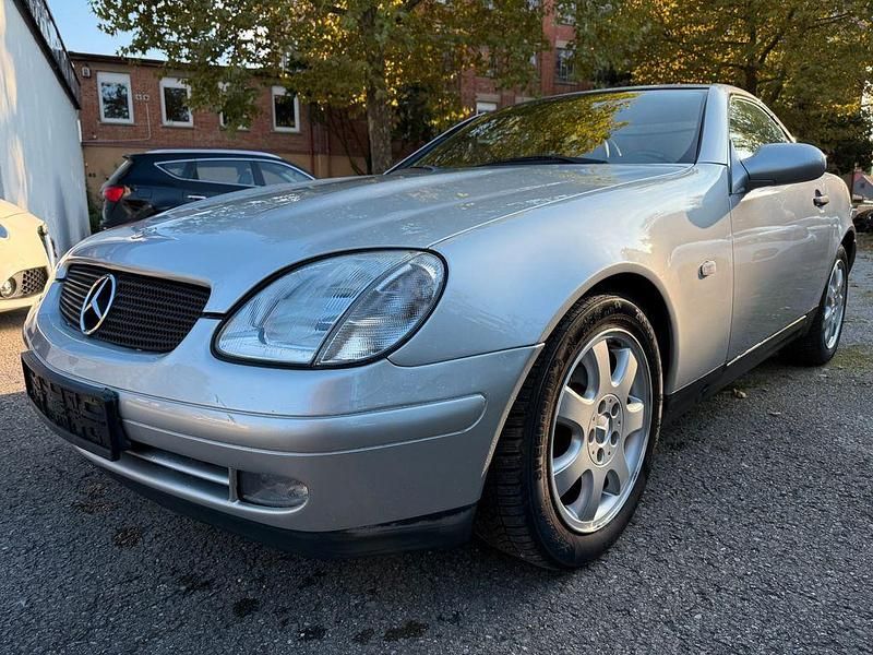 Silber Gebraucht 1997 Mercedes SLK230 Cabrio | 3.666 € (Fairer Preis) - Bild 1/4