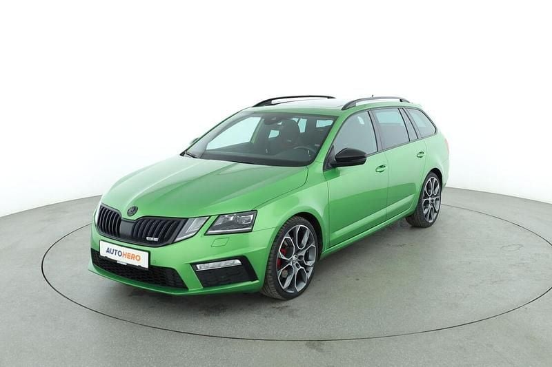 Grün Gebraucht 2019 Skoda Octavia RS Kombi | 23.970 € (Teuer) - Bild 1/3