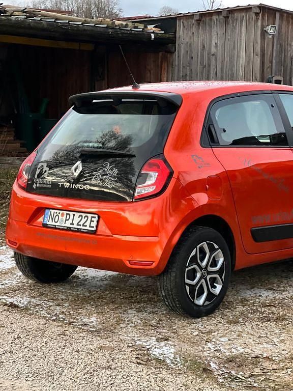 Gebraucht Renault Twingo Equilibre 60 kW (82 PS) 2022 Orange Kleinwagen