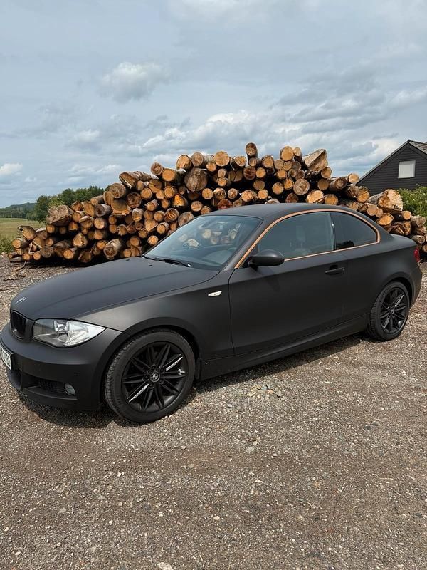 Schwarz Gebraucht 2008 BMW 125 Coupé M Sport Coupé | 16.000 € - Bild 1/4