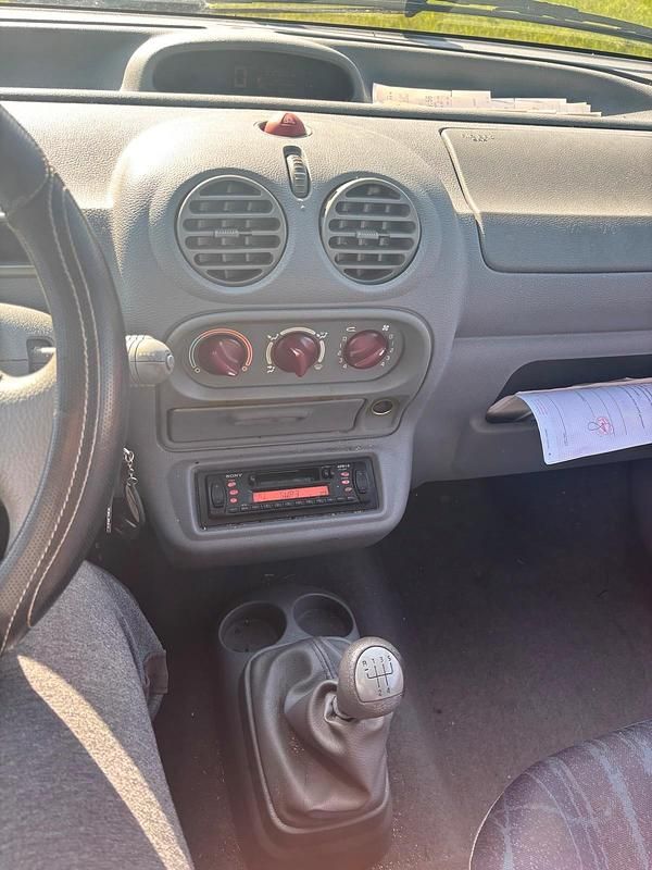 Gebraucht Renault Twingo 60 PS (44 kW) 2004 Rot Kleinwagen