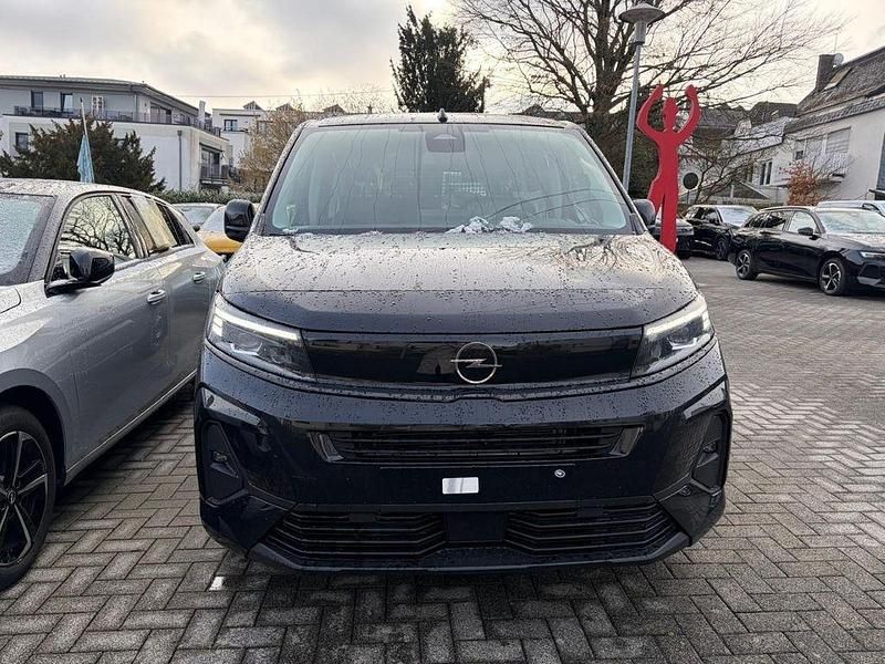 Nowe Opel Combo 131 KM (96 kW) 2026 Czarny Minivan