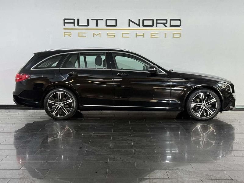 Gebraucht Mercedes C300 Business 194 PS (142 kW) 2020 Schwarz  unilack Kombi