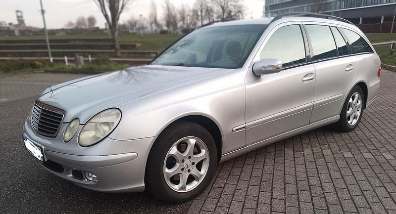 Silber Gebraucht 2003 Mercedes E200 Kombi | 4.250 € (Guter Preis) - Bild 1/4