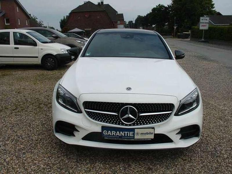 Gebraucht Mercedes C400 333 PS (244 kW) 2019 Polarweiss  unilack Limousine