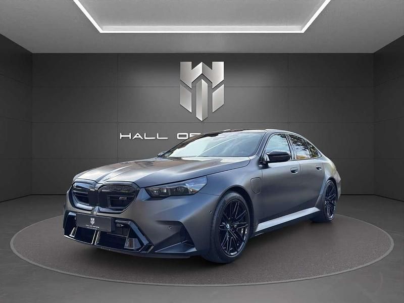 Frozen deep grey metallic Gebraucht 2025 BMW M5 Performance Limousine | 146.900 € - Bild 1/4
