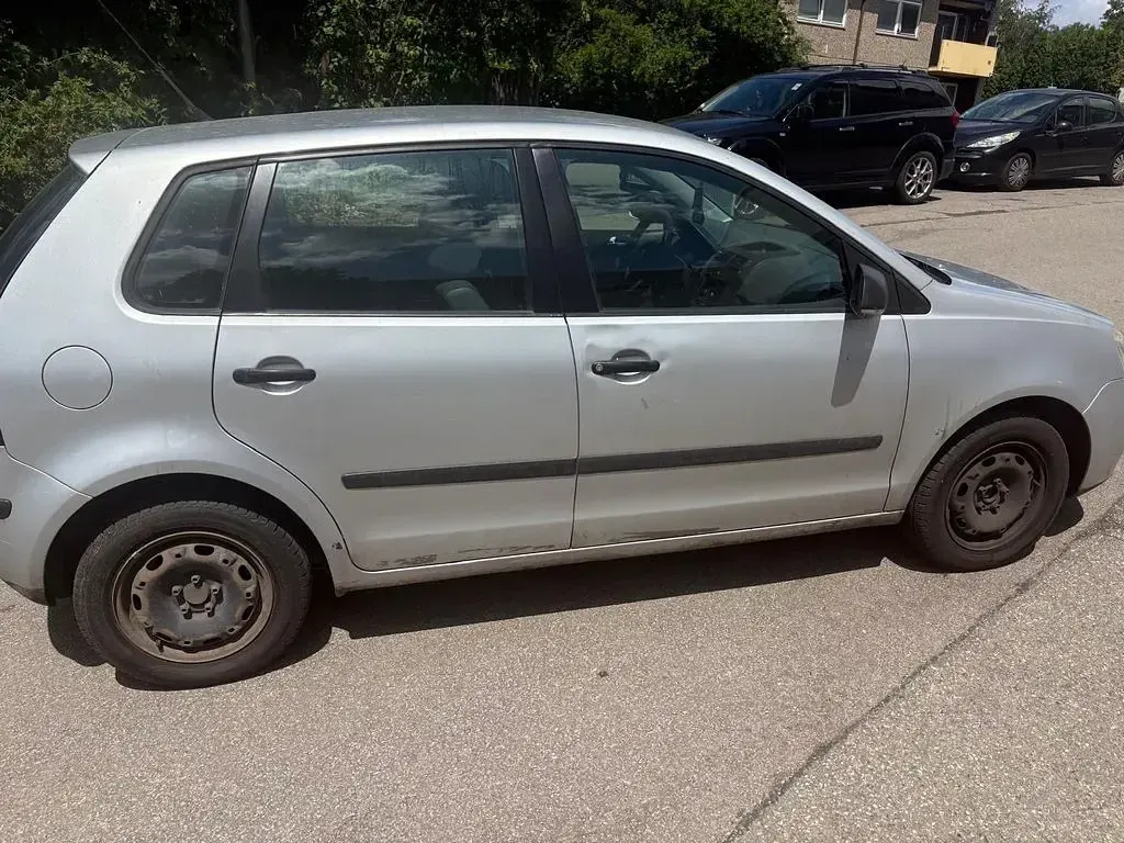 Gebraucht VW Polo 64 PS (47 kW) 2005 Silber Limousine