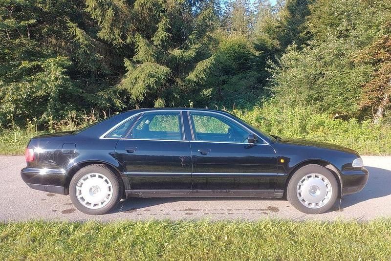 Schwarz Gebraucht 1997 Audi A8 Limousine | 7.900 € (Etwas zu teuer) - Bild 1/4