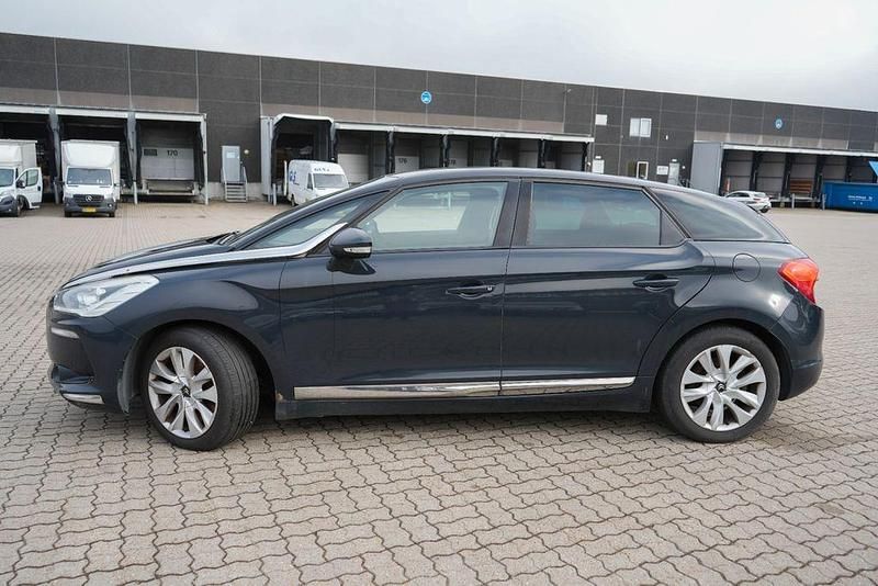 Gebraucht Citroën DS5 Chic 179 PS (131 kW) 2014 Blau Kleinwagen