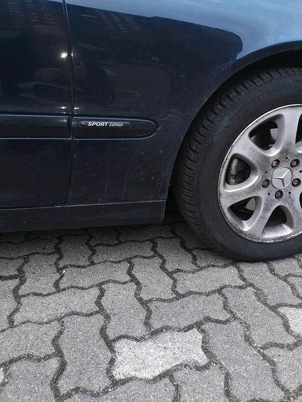 Gebraucht Mercedes 220 150 PS (110 kW) 2005 Schwarz Kombi