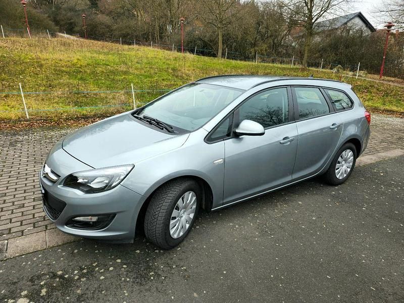 Gebraucht Opel Astra 110 PS (80 kW) 2014 Grau Kombi