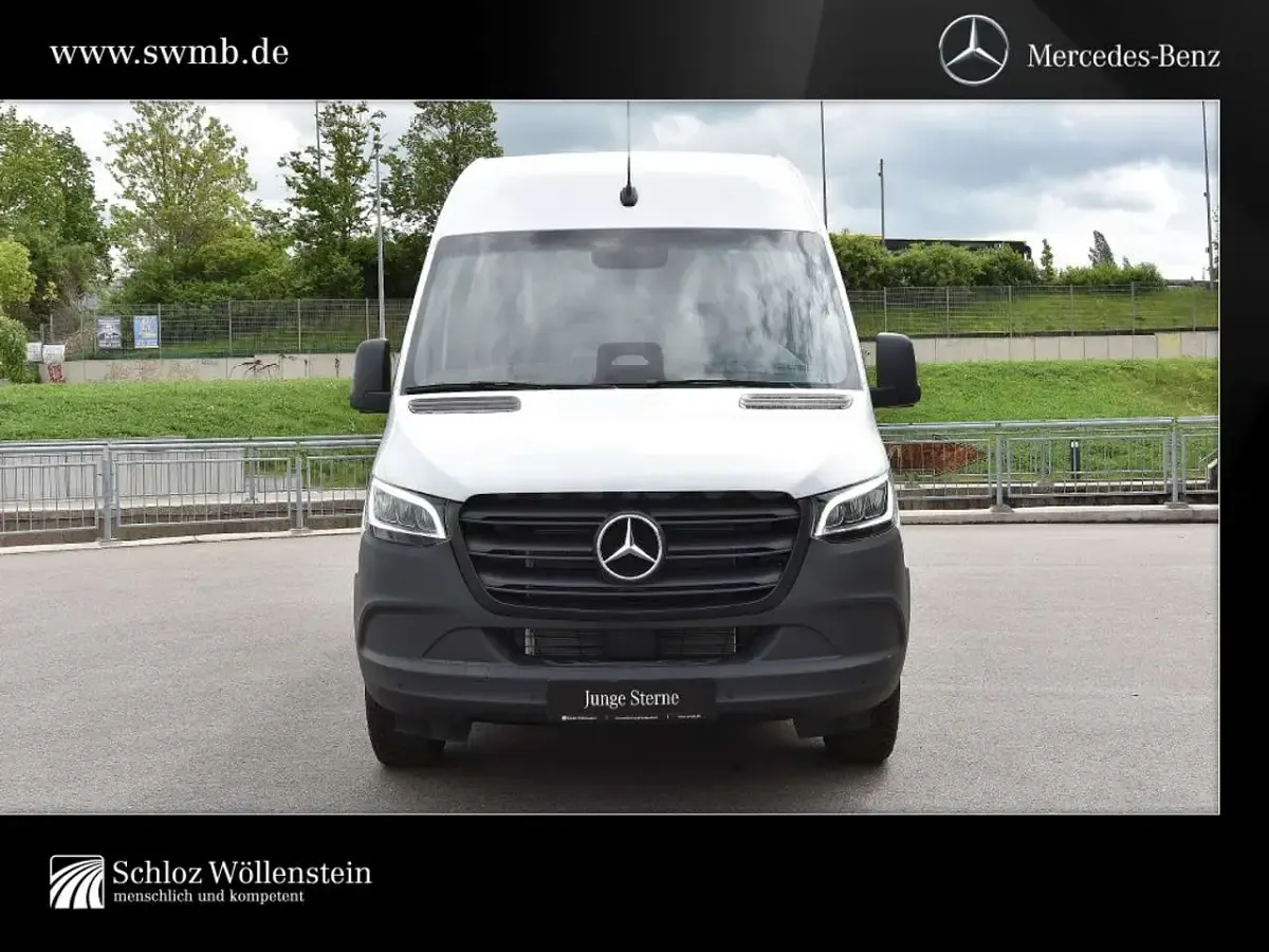 Nouă Mercedes Sprinter 190 CP (139 kW) 2026 Alb Van