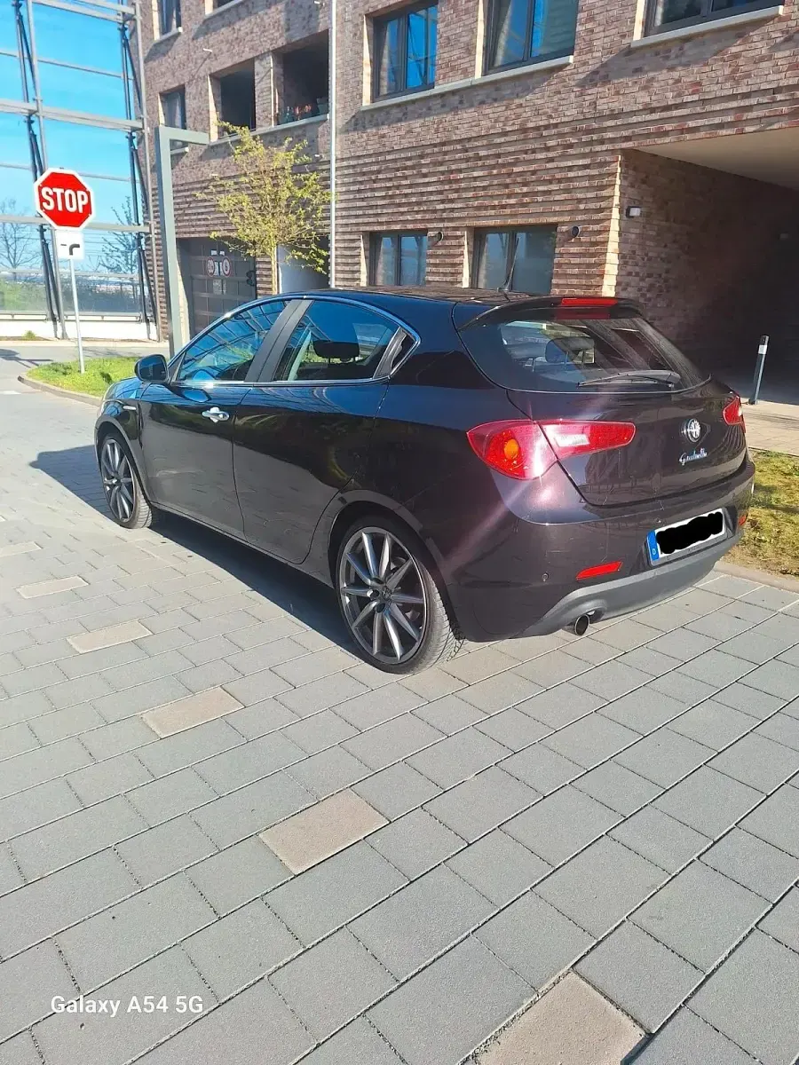 Gebraucht Alfa Romeo Giulietta 170 PS (125 kW) 2010 Schwarz Kleinwagen