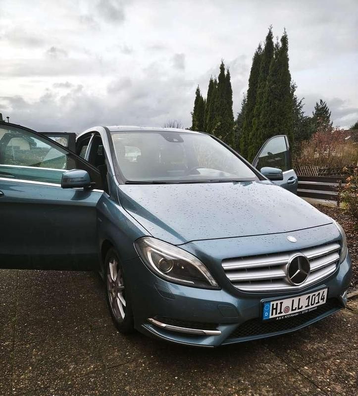 Gebraucht 2012 Mercedes 200 Kombi | 10.000 € (Fairer Preis) - Bild 1/4