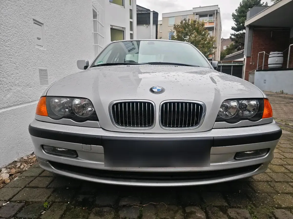 Gebraucht BMW 323 170 PS (125 kW) 1998 Silber Limousine