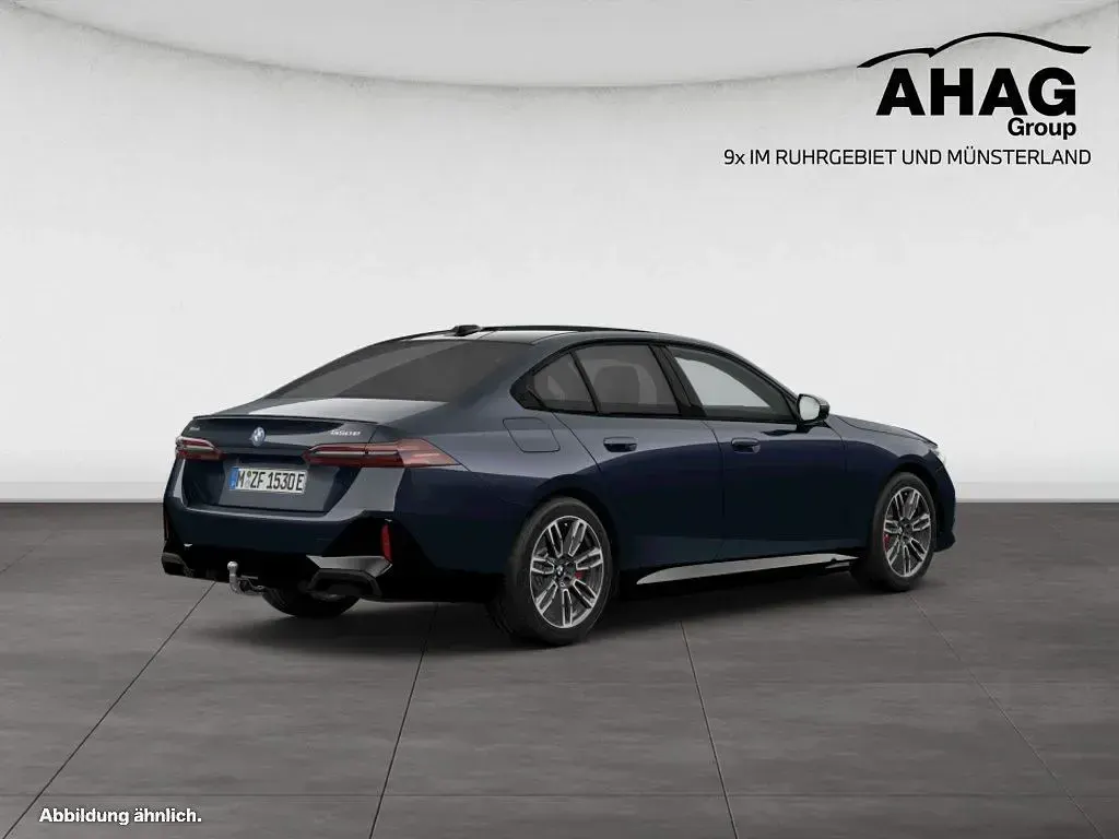 Neu BMW 550e Sport Line 489 PS (359 kW) 2026 Schwarz Limousine
