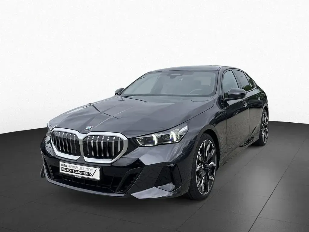 Gebraucht BMW 540 Performance 286 PS (210 kW) 2025 Grau Limousine