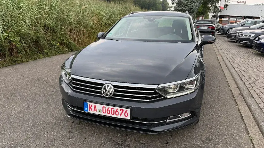 Gebraucht VW Passat Comfortline 150 PS (110 kW) 2018 Grau Kombi