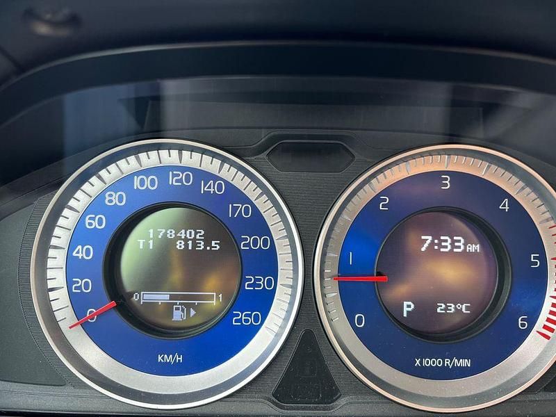 Gebraucht Volvo V70 R-Design 215 PS (158 kW) 2012 Weiß Kombi