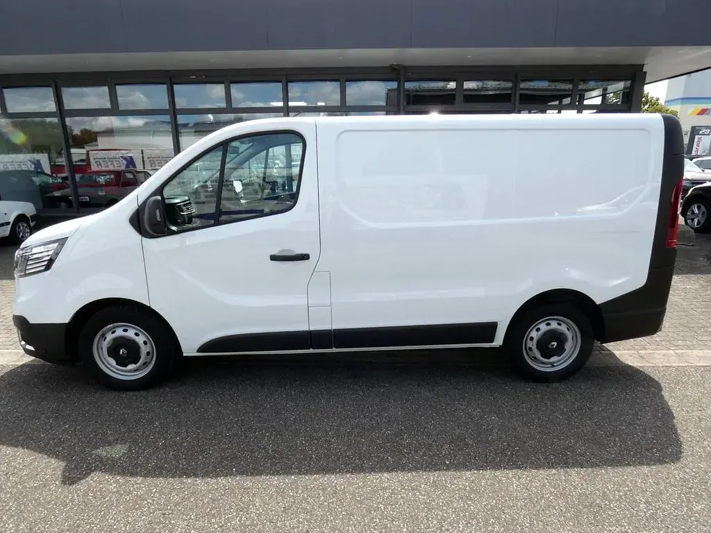 Gebraucht Renault Trafic 131 PS (96 kW) 2022 Weiß Van / Kleinbus