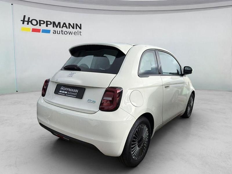 Gebraucht Fiat 500e 86 kW (118 PS) 2023 Weiß Limousine