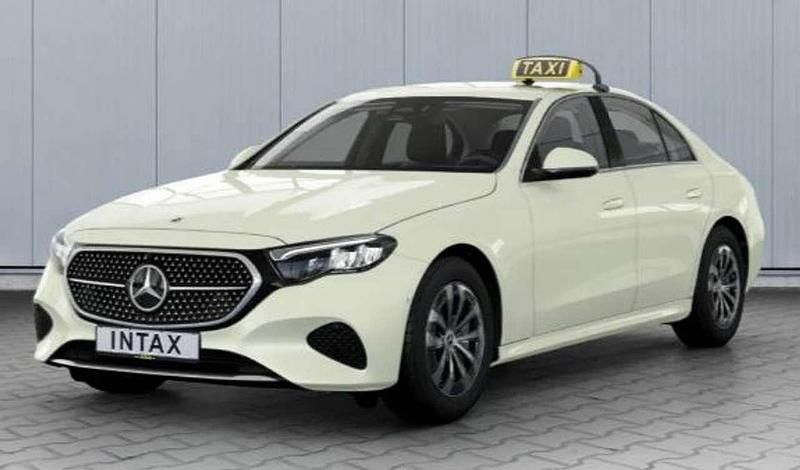 Gebraucht Mercedes E200 163 PS (119 kW) 2026 Hellelfenbein Limousine