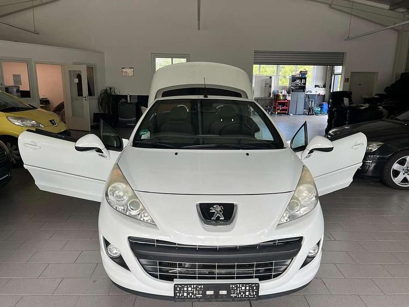 Weiß Gebraucht 2013 Peugeot 207 Platinum Cabrio | 5.850 € - Bild 1/4