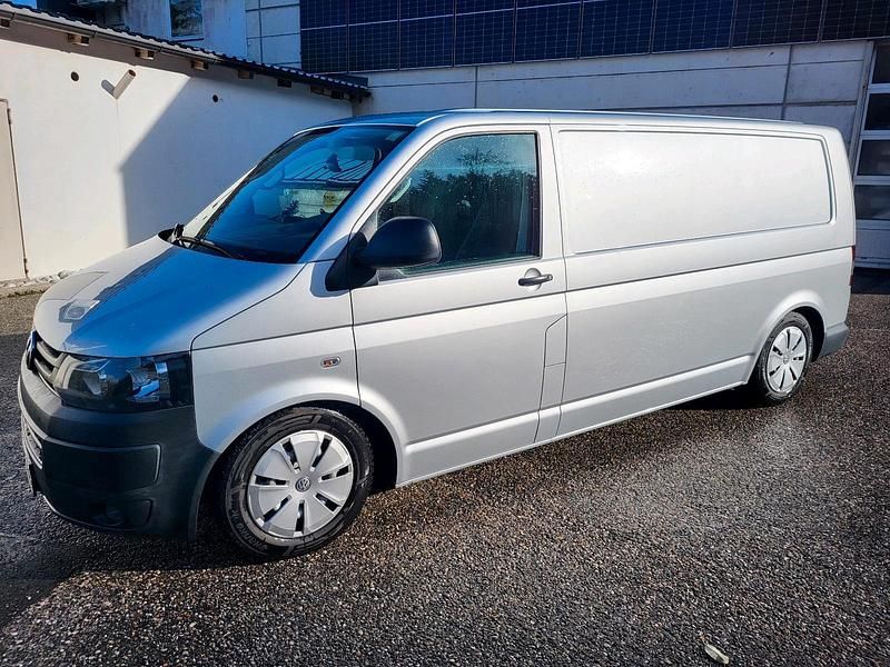Silber Gebraucht 2015 VW T5 Van | 18.000 € (Etwas zu teuer) - Bild 1/4