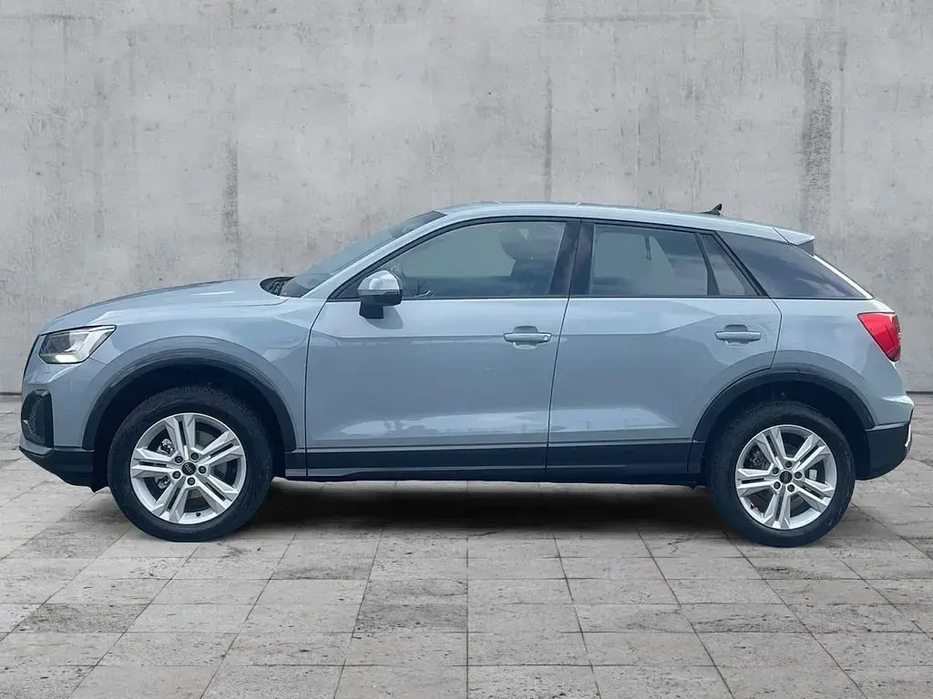 Neu Audi Q2 Advanced 150 PS (110 kW) 2026 Grau SUV