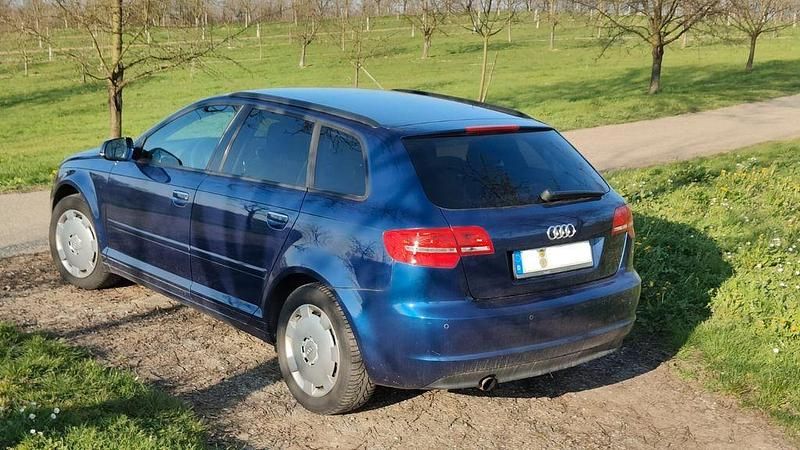 Gebraucht Audi A3 Ambiente 140 PS (102 kW) 2011 Blau Kleinwagen