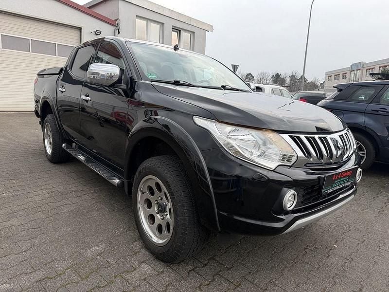 Gebraucht Mitsubishi L200 Plus 181 PS (133 kW) 2015 Schwarz Pickup