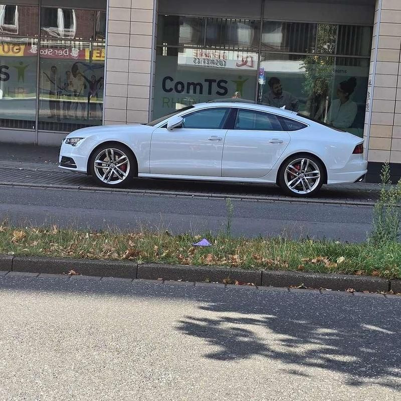 Weiß Gebraucht 2018 Audi A7 Comfort Kleinwagen | 25.999 € (Etwas zu teuer) - Bild 1/4
