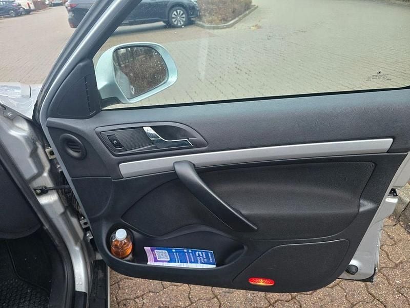 Gebraucht Skoda Octavia Family 122 PS (89 kW) 2012 Silber Limousine