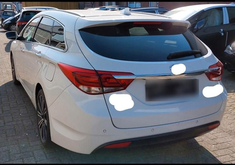 Gebraucht Hyundai i40 Classic 141 PS (103 kW) 2016 Weiß Kombi