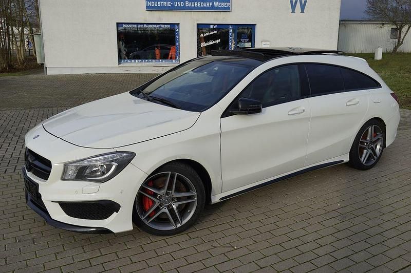 Weiß Gebraucht 2016 Mercedes CLA45 AMG AMG Limousine | 23.599 € (Guter Preis) - Bild 1/4