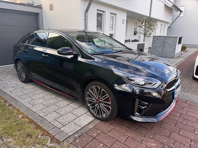 Schwarz Gebraucht 2021 Kia ProCeed GT Kleinwagen | 22.990 € (Guter Preis) - Bild 1/4